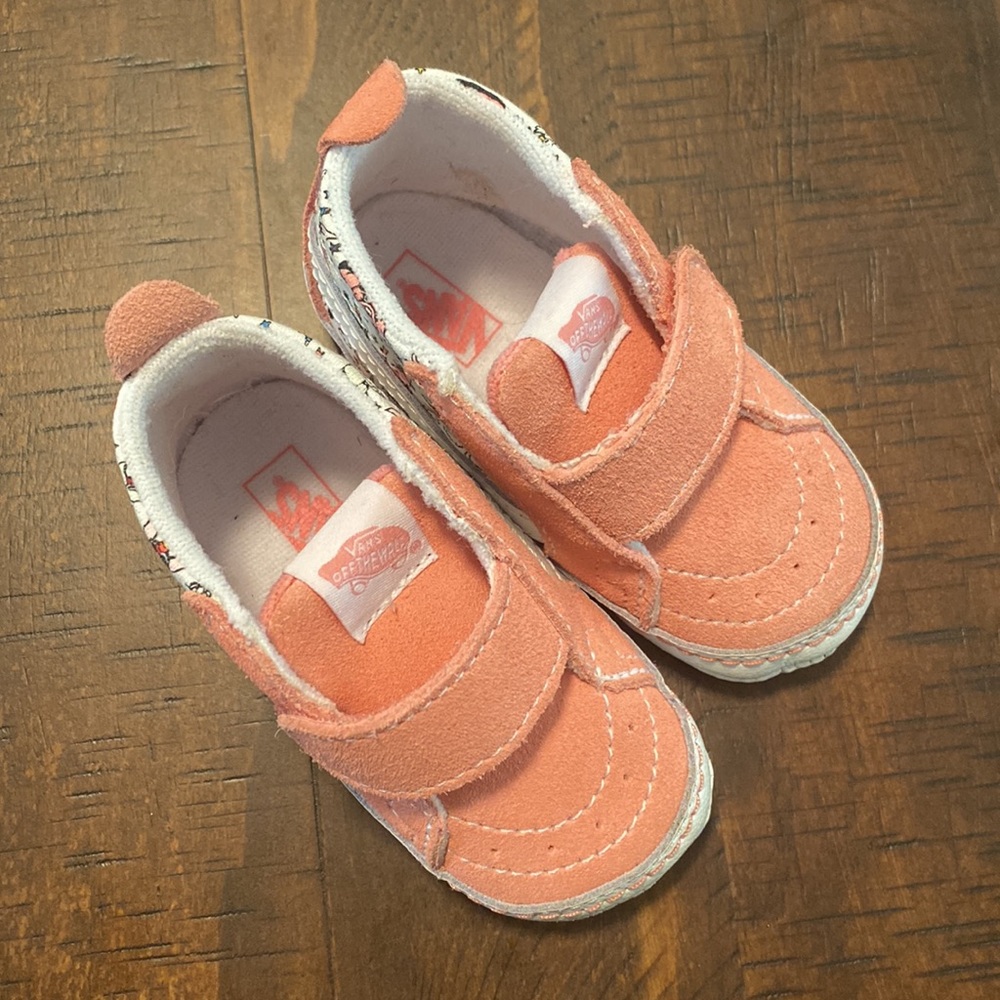 Vans - Picture 2 of 4